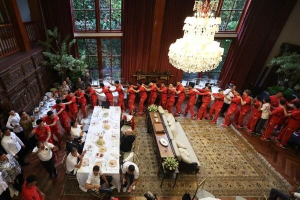 Jay Idzes Terpukau oleh Jamuan Makan Siang yang Disediakan oleh Presiden Prabowo Jay Idzes Terpukau oleh Jamuan Makan Siang yang Disediakan oleh Presiden Prabowo