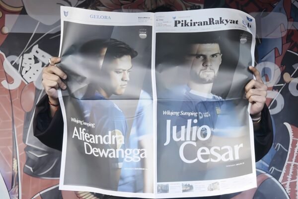 Persib Bandung Resmi Tanda Tangani Kontrak Alfeandra Dewangga Selama Dua Tahun Persib Bandung Resmi Tanda Tangani Kontrak Alfeandra Dewangga Selama Dua Tahun