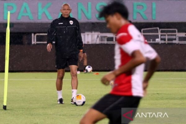 Nova Arianto Bidik 30 Pemain untuk Tim U-17 Baru Nova Arianto Bidik 30 Pemain untuk Tim U-17 Baru