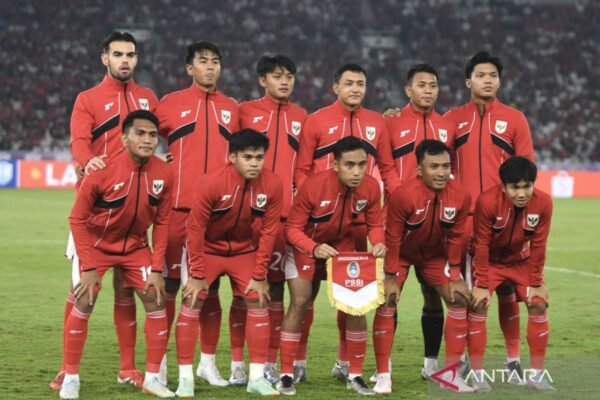 Vanenburg Umumkan 23 Pemain untuk Kualifikasi Piala Asia U-23 2026" dapat diubah menjadi:

"23 Pemain yang Diumumkan Vanenburg untuk Kualifikasi Piala Asia U-23 2026