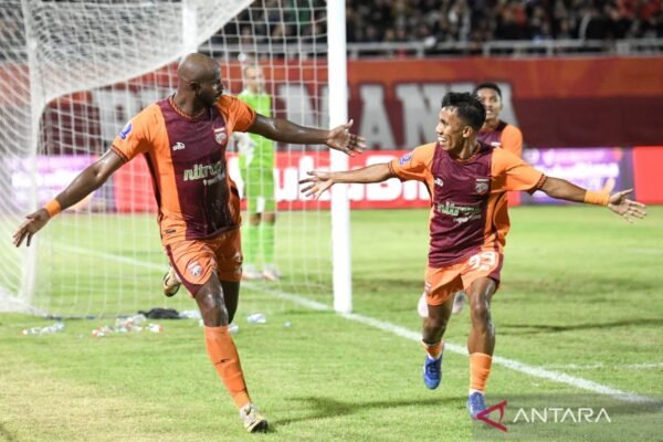 Super League Schedule: Arema Hosts Persija, Borneo Faces Off Against Semen Padang