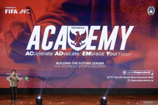Judul alternatif untuk "Kurikulum FIFA dan AFC dalam Program Garuda Academy" bisa seperti:

1. "Integrasi Kurikulum FIFA dan AFC dalam Pendidikan Sepakbola di Garuda Academy"
2. "Menerapkan Standar FIFA dan AFC dalam Program Garuda Academy"
3. "Pengembangan Materi Pelatihan Berbasis Kurikulum FIFA dan AFC di Garuda Academy"
4. "Optimalkan Potensi Pemain: Kurikulum FIFA dan AFC di Garuda Academy"
5. "Kurikulum Global: Mengadopsi Standar FIFA dan AFC di Garuda Academy"

Semoga salah satu dari judul ini cocok untuk kebutuhan Anda!